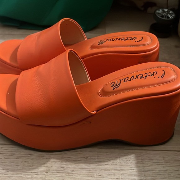 Platform sandals - Picture 2 of 4